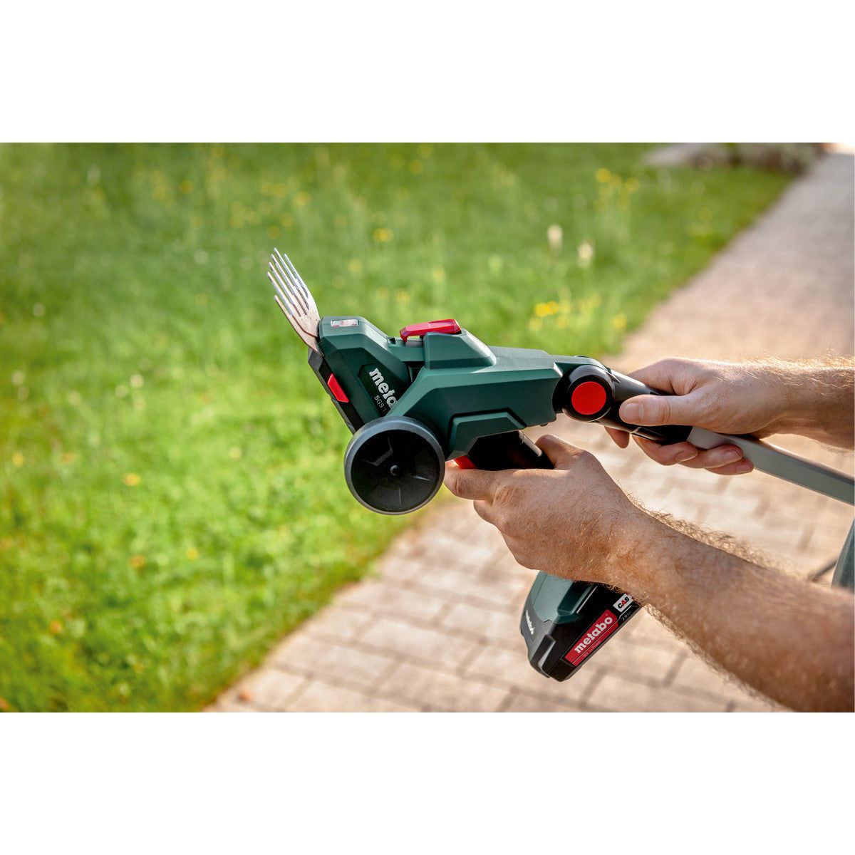 SGS 18 LTX Q Sculpte-haie et cisaille à gazon sans fil Metabo