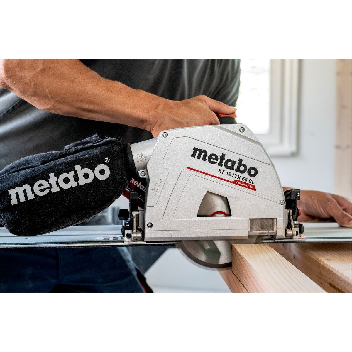KT 18 LTX 66 BL Scie circulaire plongeante sans fil Metabo (avec 2 accus + chargeur rapide)
